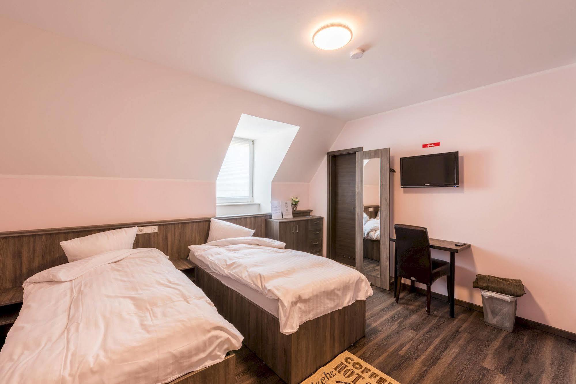 Buergerhofhotel Kolonia Zewnętrze zdjęcie